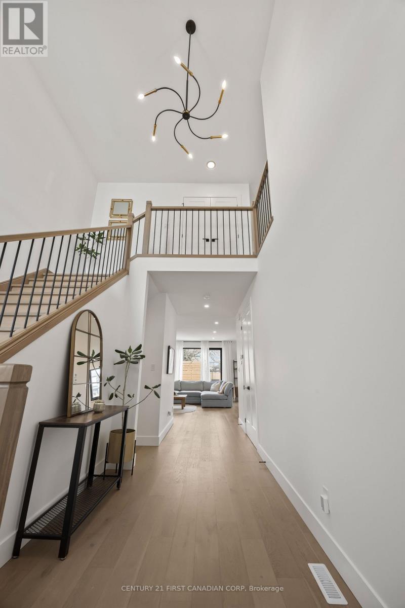 2258 Wickerson Road, London South, Ontario  N6K 0C3 - Photo 6 - X12964862