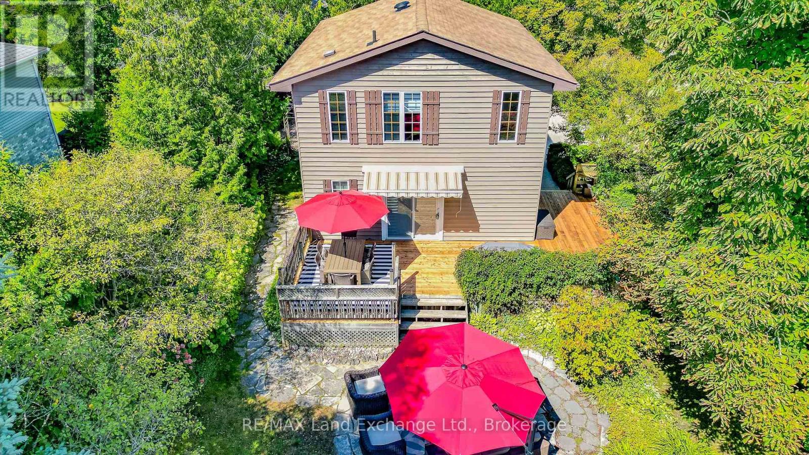 215 Island Street, Saugeen Shores, Ontario  N0H 2L0 - Photo 3 - X12848256