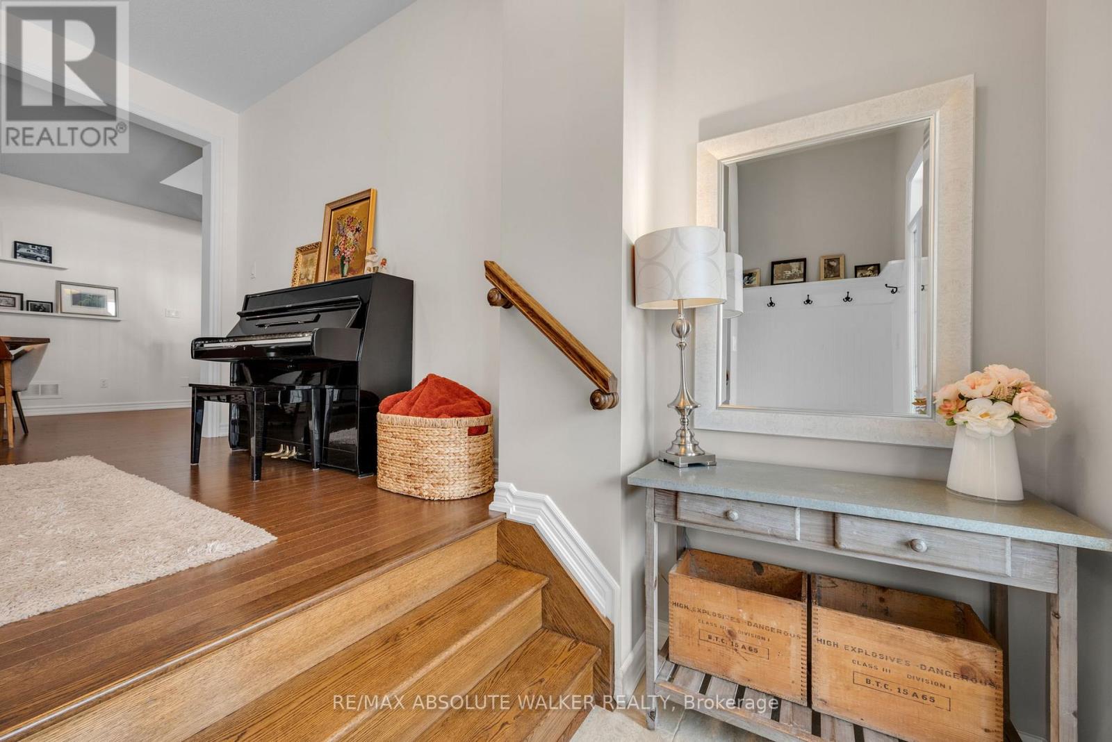 207 Rivertree Street, Ottawa, Ontario  K2M 0J4 - Photo 4 - X12964774