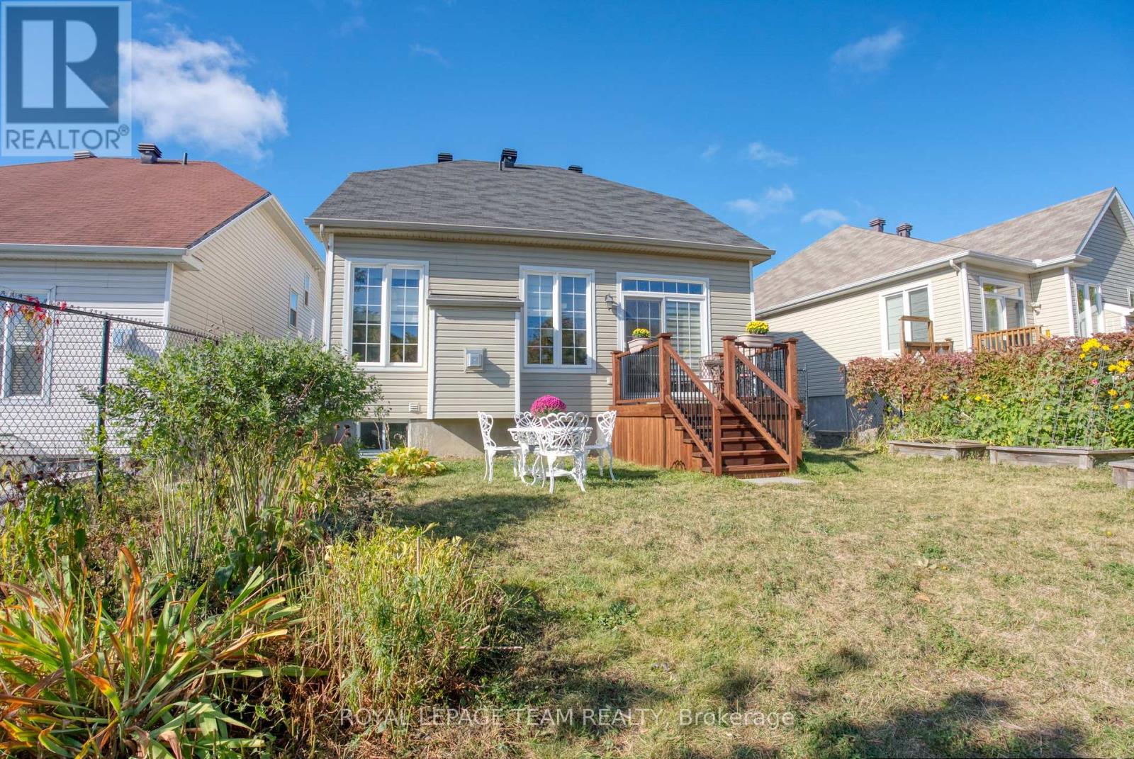 249 Huntsville Drive, Ottawa, Ontario  K2T 0C5 - Photo 35 - X12964786