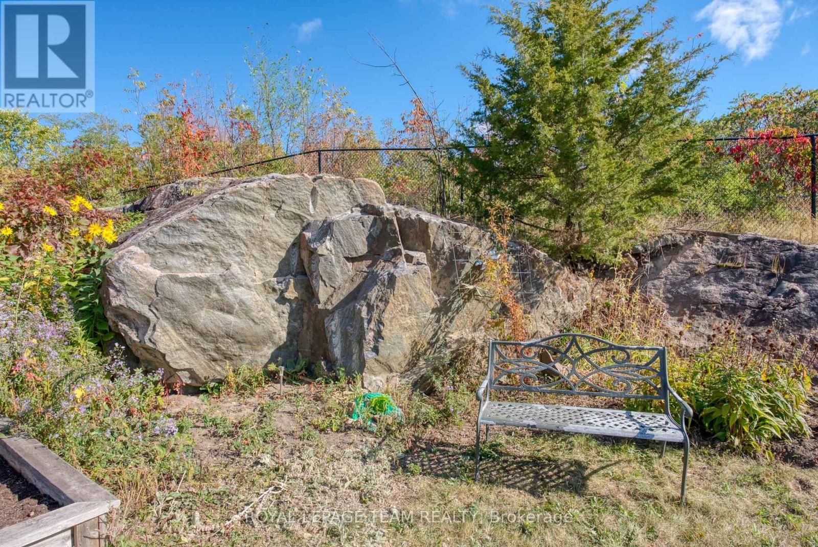 249 Huntsville Drive, Ottawa, Ontario  K2T 0C5 - Photo 36 - X12964786