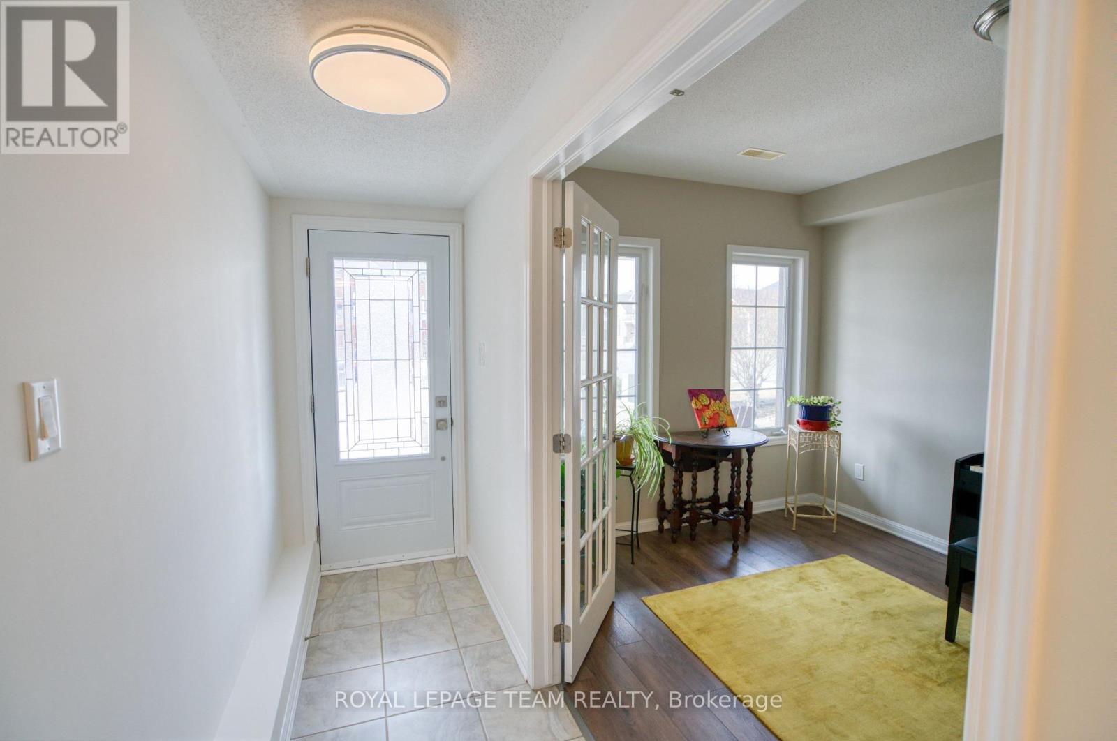 249 Huntsville Drive, Ottawa, Ontario  K2T 0C5 - Photo 7 - X12964786