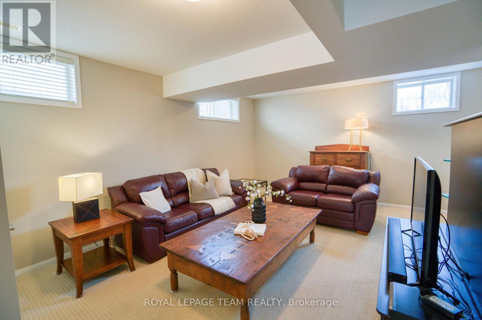 249 Huntsville Drive, Ottawa, Ontario  K2T 0C5 - Photo 9 - X12964786