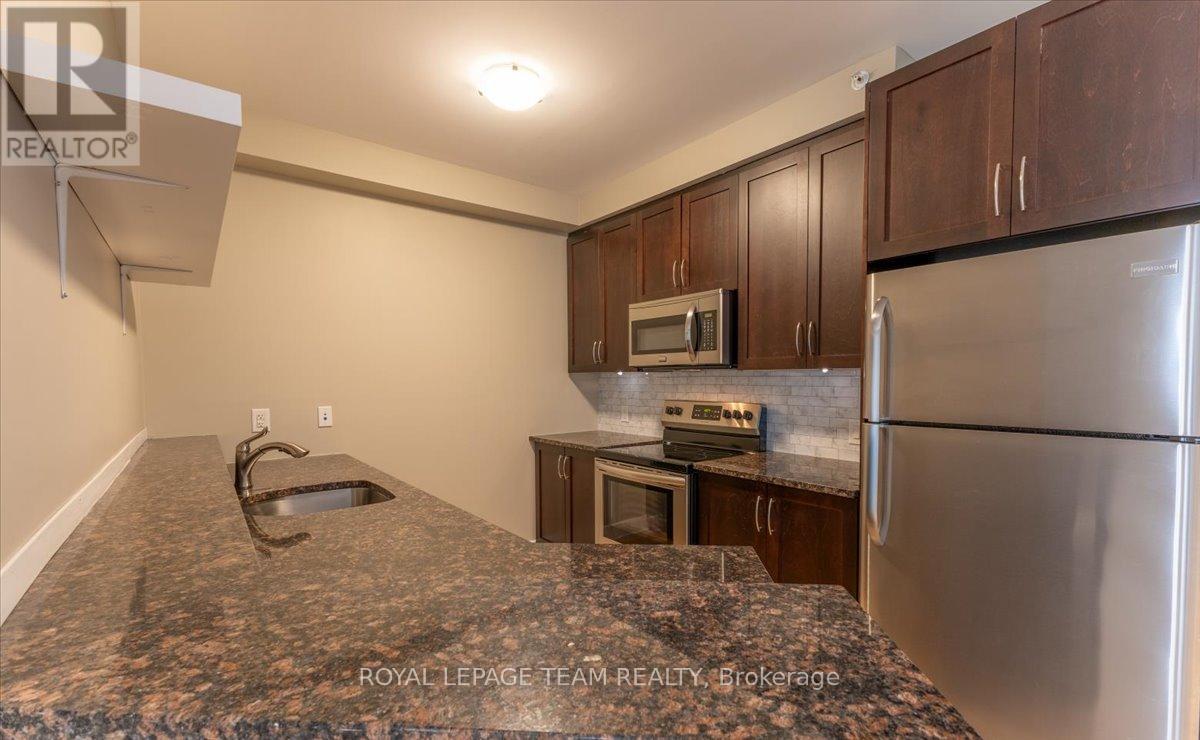 9 Balsam Street, Ottawa, Ontario  K1R 7K6 - Photo 12 - X12964806