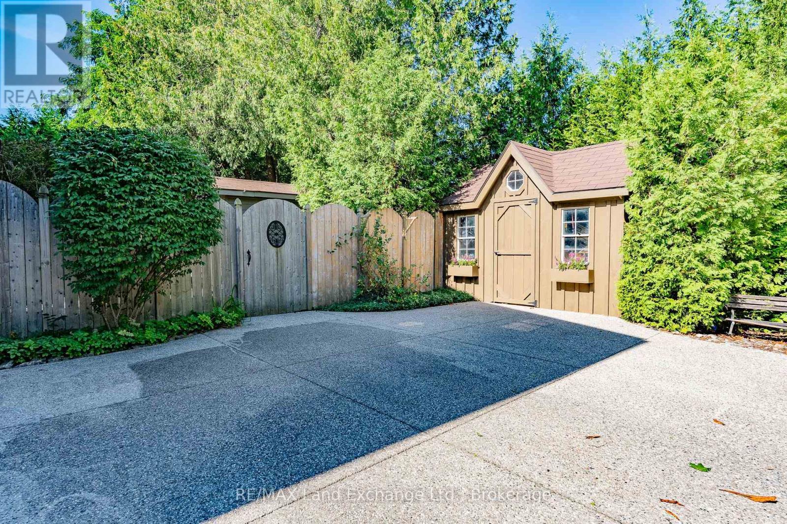 215 Island Street, Saugeen Shores, Ontario  N0H 2L0 - Photo 15 - X12848256