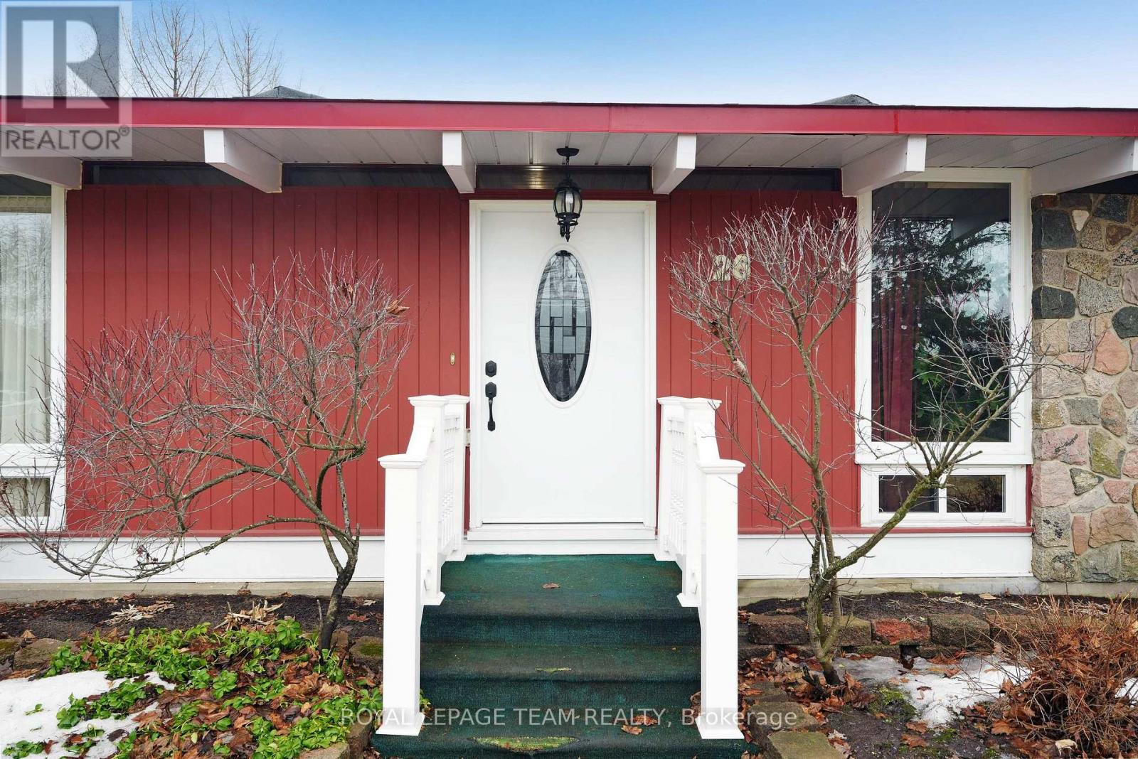 26 Nanaimo Drive, Ottawa, Ontario  K2H 6X7 - Photo 5 - X12964914