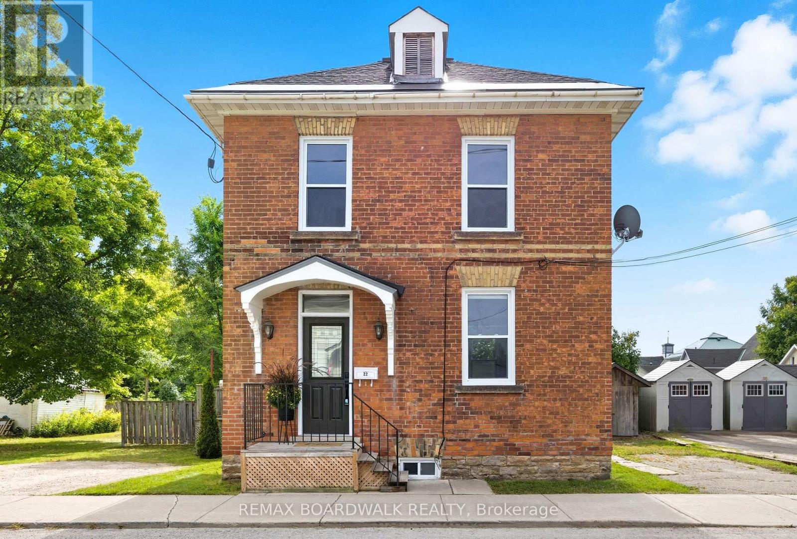 22 Isabella Street, Perth, Ontario  K7H 2W8 - Photo 2 - X12964922