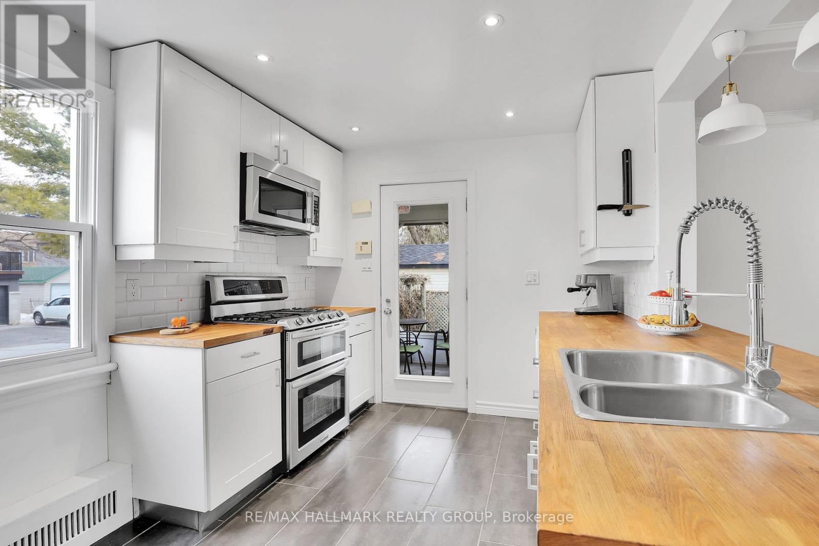 105 Queen Mary Street, Ottawa, Ontario  K1K 1X4 - Photo 14 - X12964924