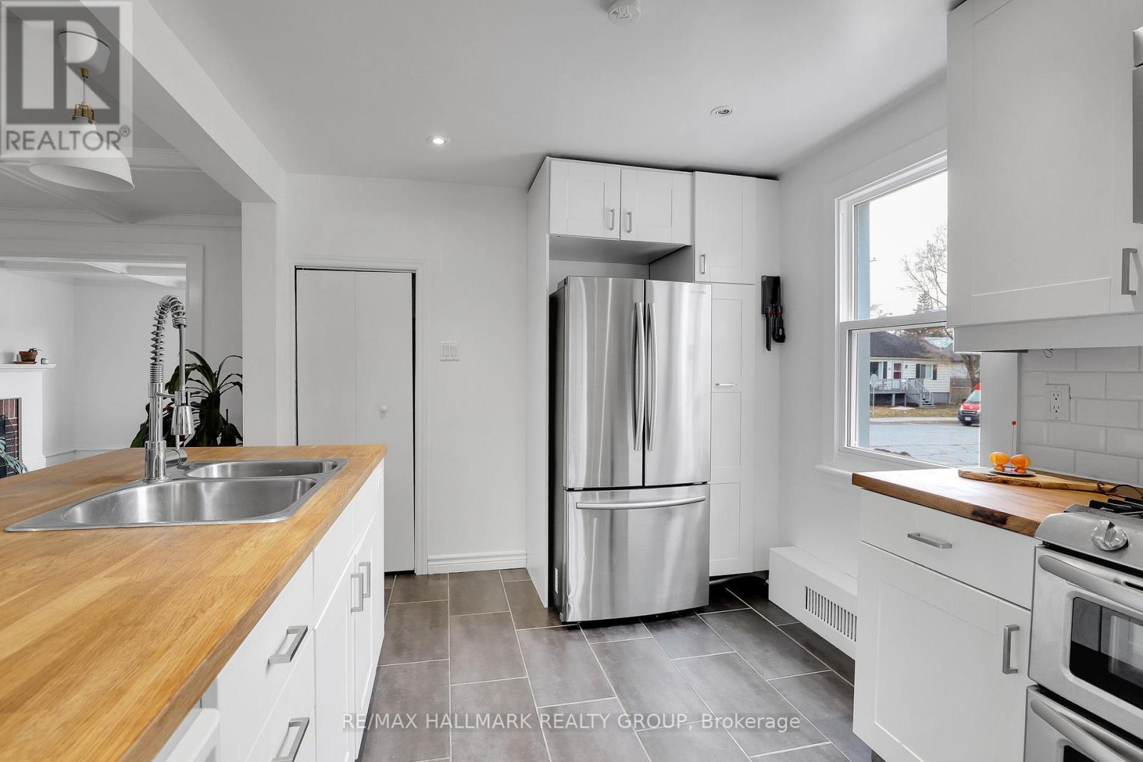 105 Queen Mary Street, Ottawa, Ontario  K1K 1X4 - Photo 16 - X12964924