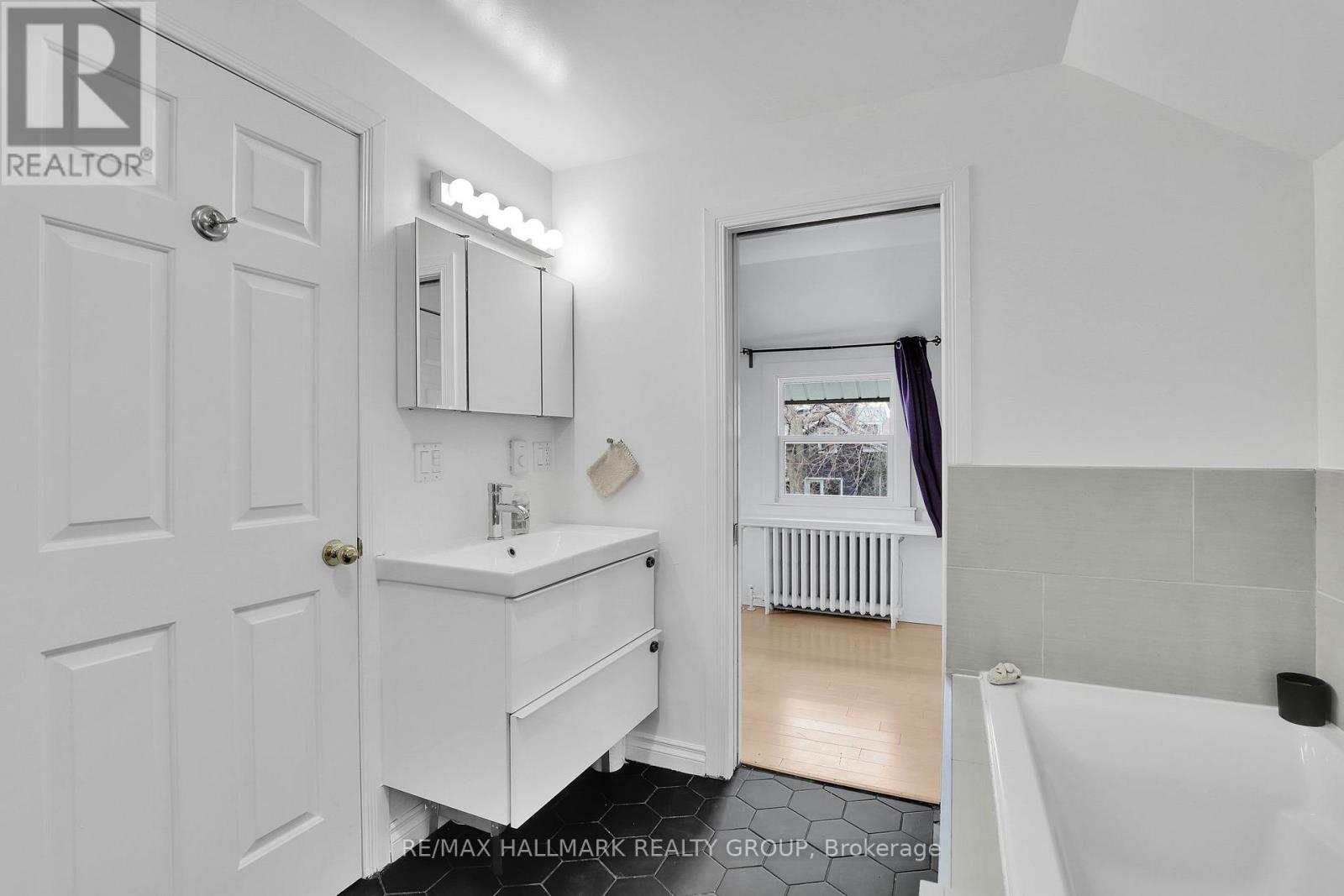 105 Queen Mary Street, Ottawa, Ontario  K1K 1X4 - Photo 23 - X12964924