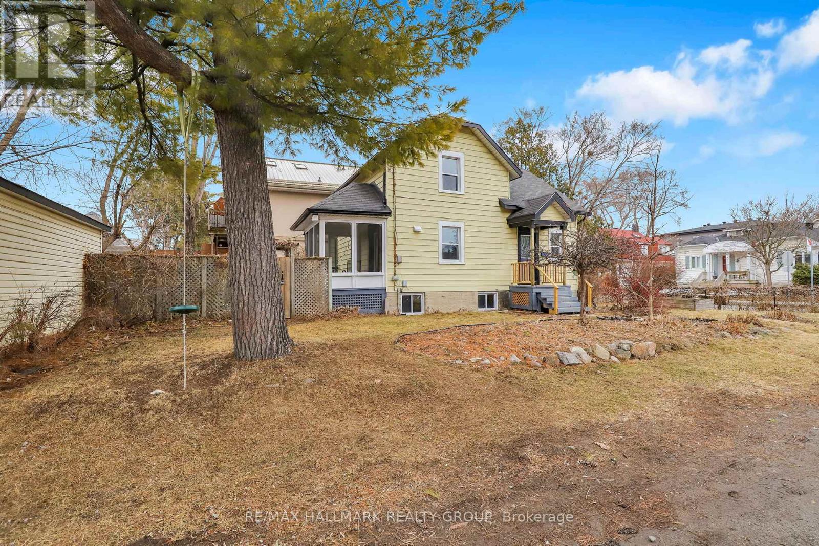 105 Queen Mary Street, Ottawa, Ontario  K1K 1X4 - Photo 4 - X12964924