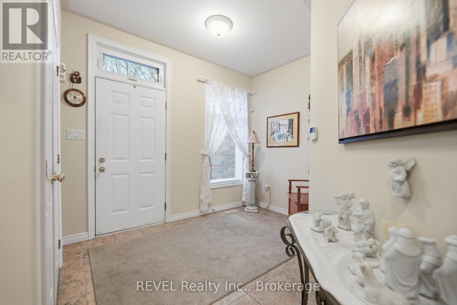 6295 Forest Ridge Drive, Niagara Falls, Ontario  L2J 4K2 - Photo 5 - X12964872