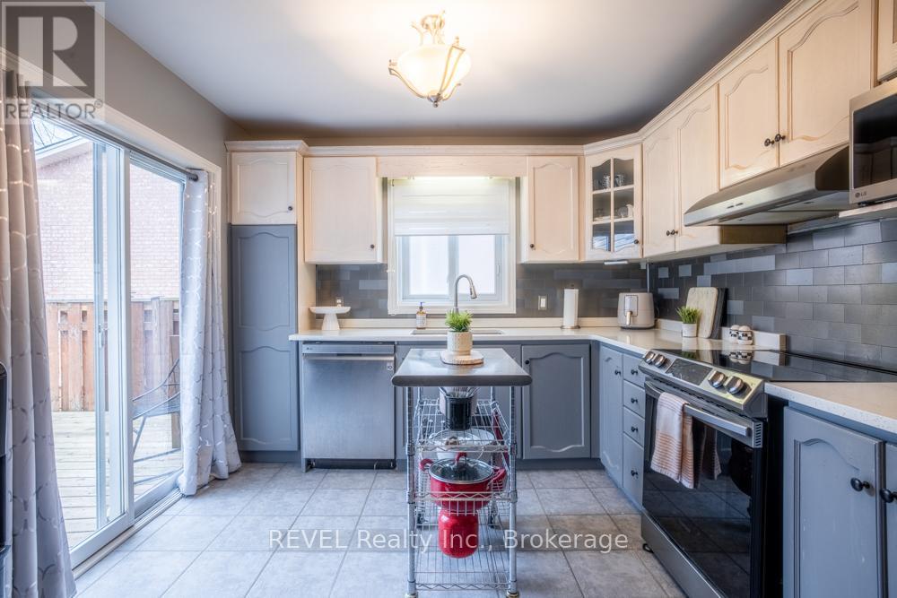 8205 Harvest Crescent, Niagara Falls, Ontario  L2H 3G4 - Photo 12 - X12964940