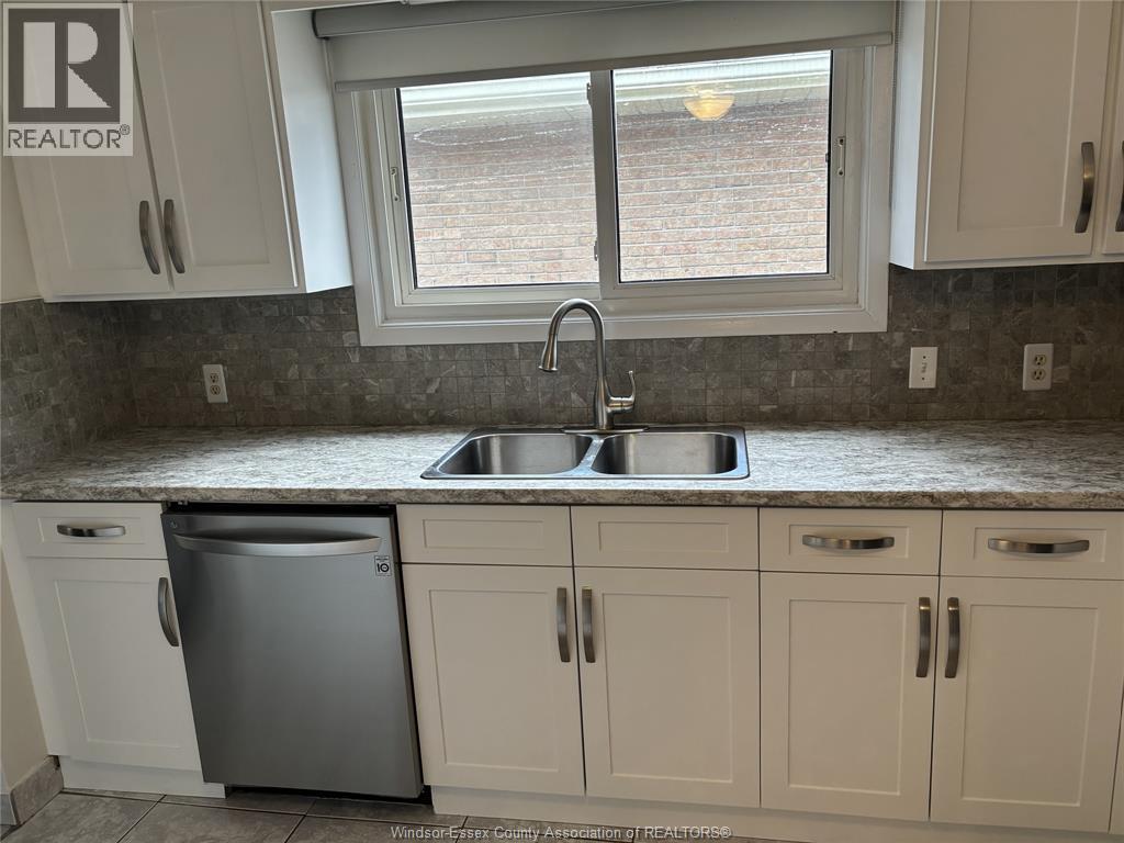 3154 Regis Avenue, Windsor, Ontario  N8R 1T8 - Photo 5 - 26007230