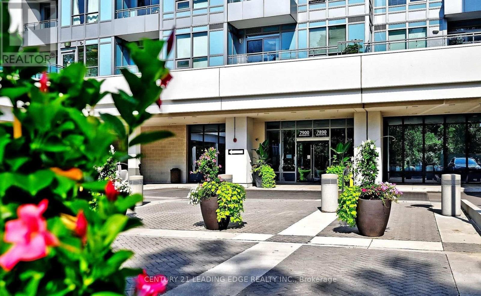 1019 - 7900 Bathurst Street, Vaughan, Ontario  L4J 0E9 - Photo 3 - N12946592