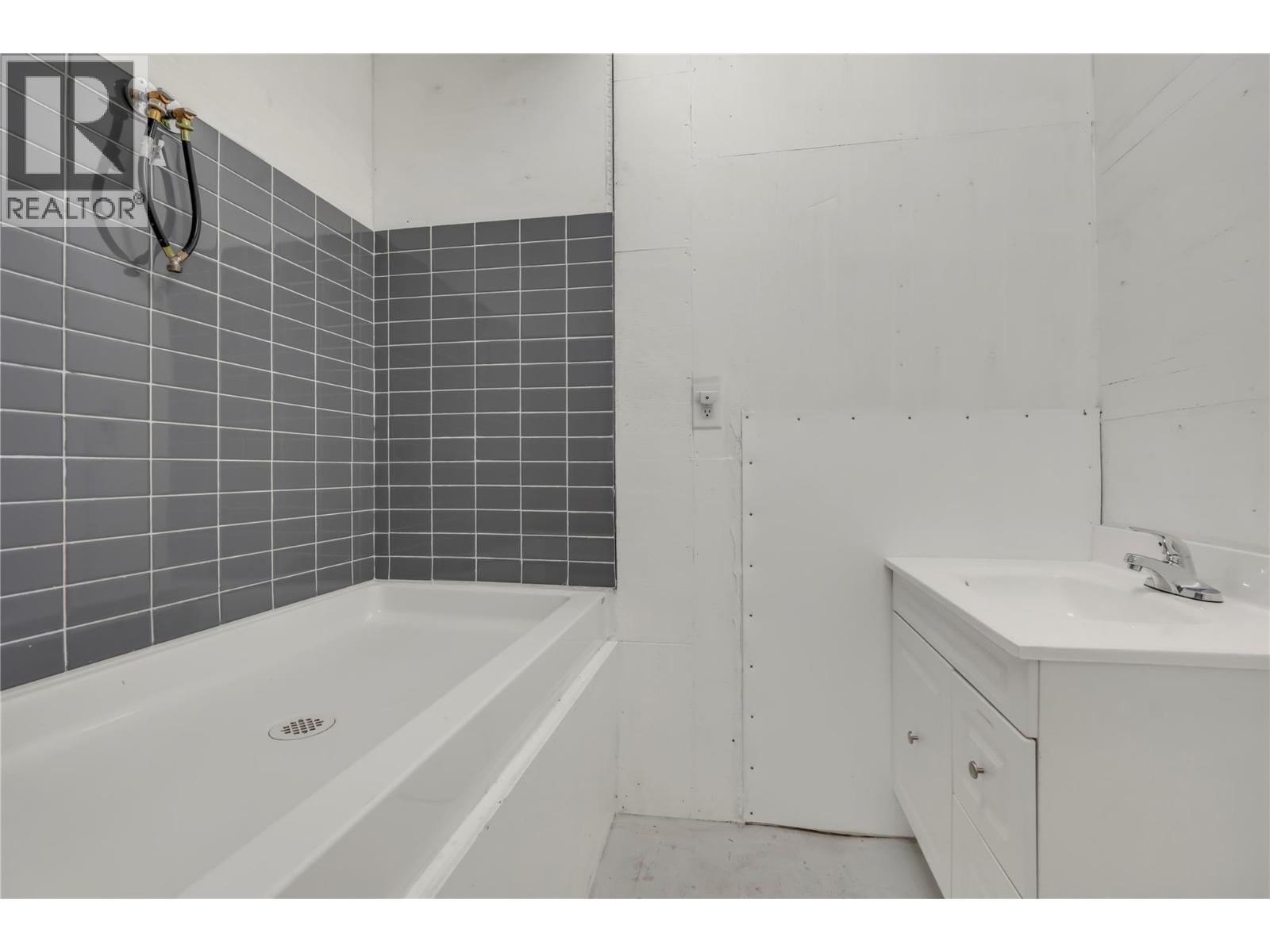 240 Bridge Street, Princeton, British Columbia  V0X 1W0 - Photo 39 - 10377495