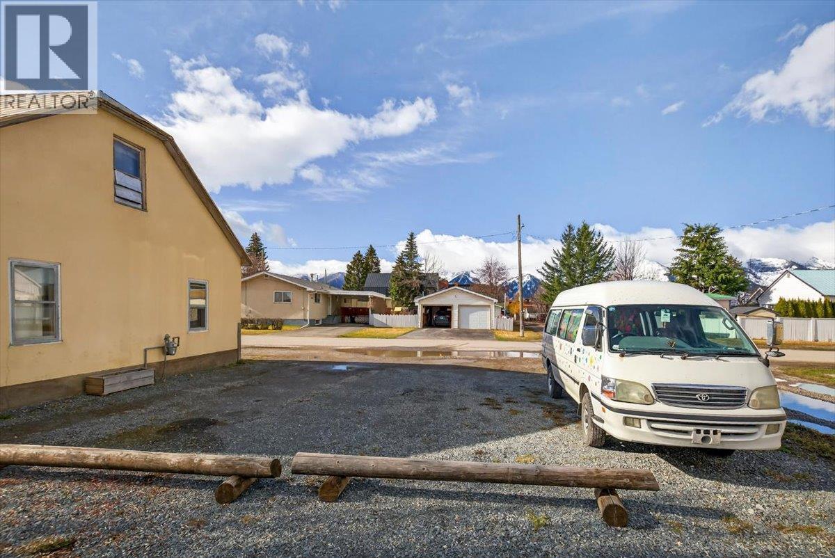 1101/ 1111 2nd Avenue, Fernie, British Columbia  V0B 1M0 - Photo 14 - 10381363