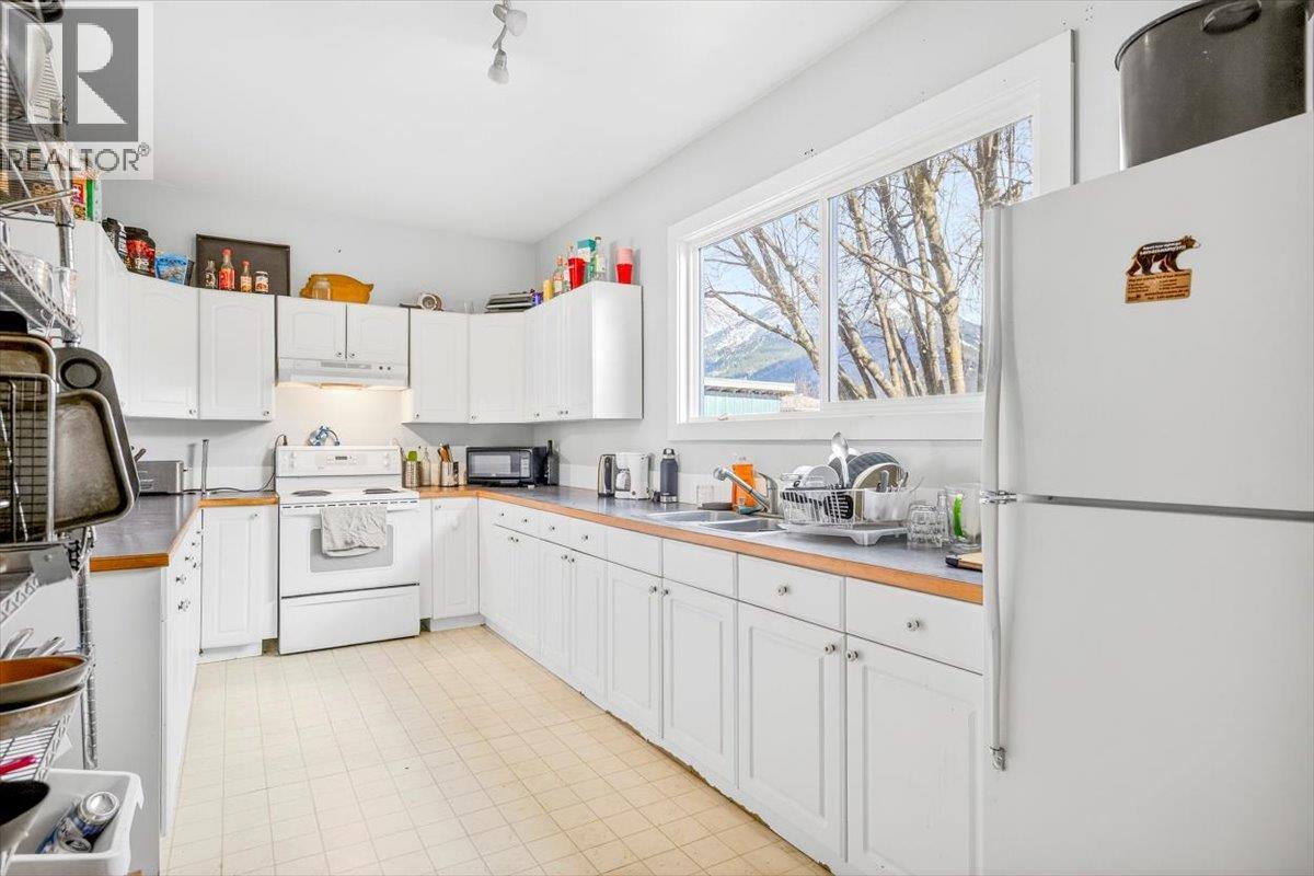 1101/ 1111 2nd Avenue, Fernie, British Columbia  V0B 1M0 - Photo 55 - 10381363