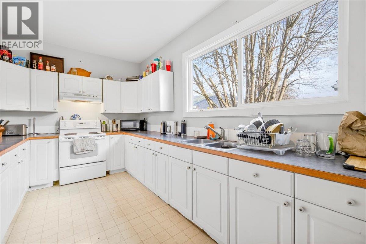 1101/ 1111 2nd Avenue, Fernie, British Columbia  V0B 1M0 - Photo 56 - 10381363