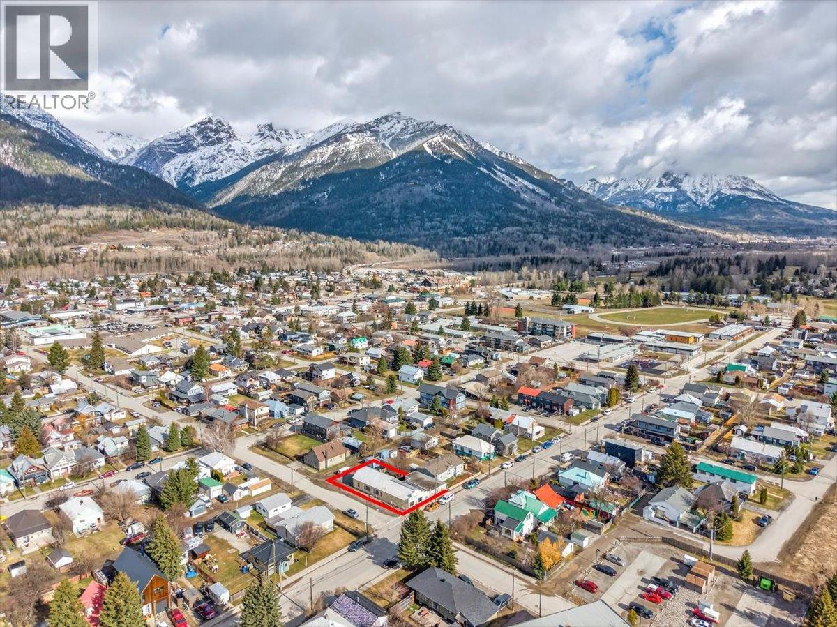 1101/ 1111 2nd Avenue, Fernie, British Columbia  V0B 1M0 - Photo 82 - 10381363