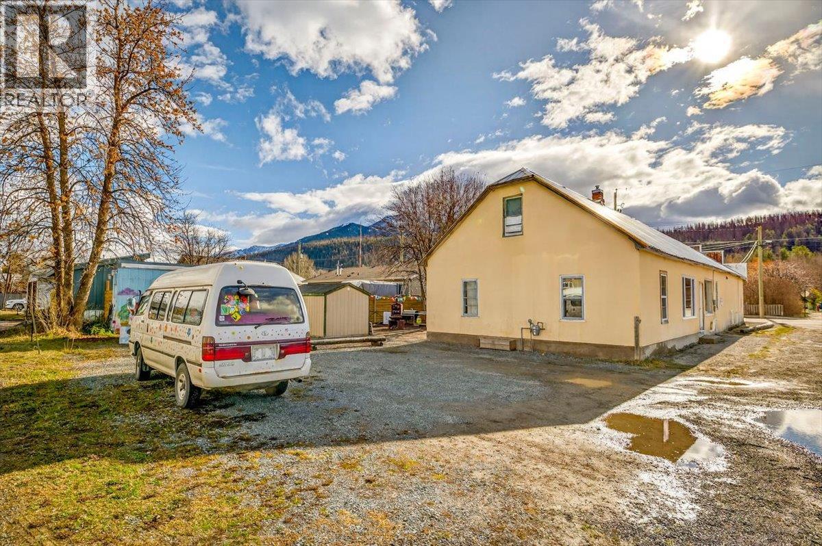 1101/ 1111 2nd Avenue, Fernie, British Columbia  V0B 1M0 - Photo 13 - 10381363