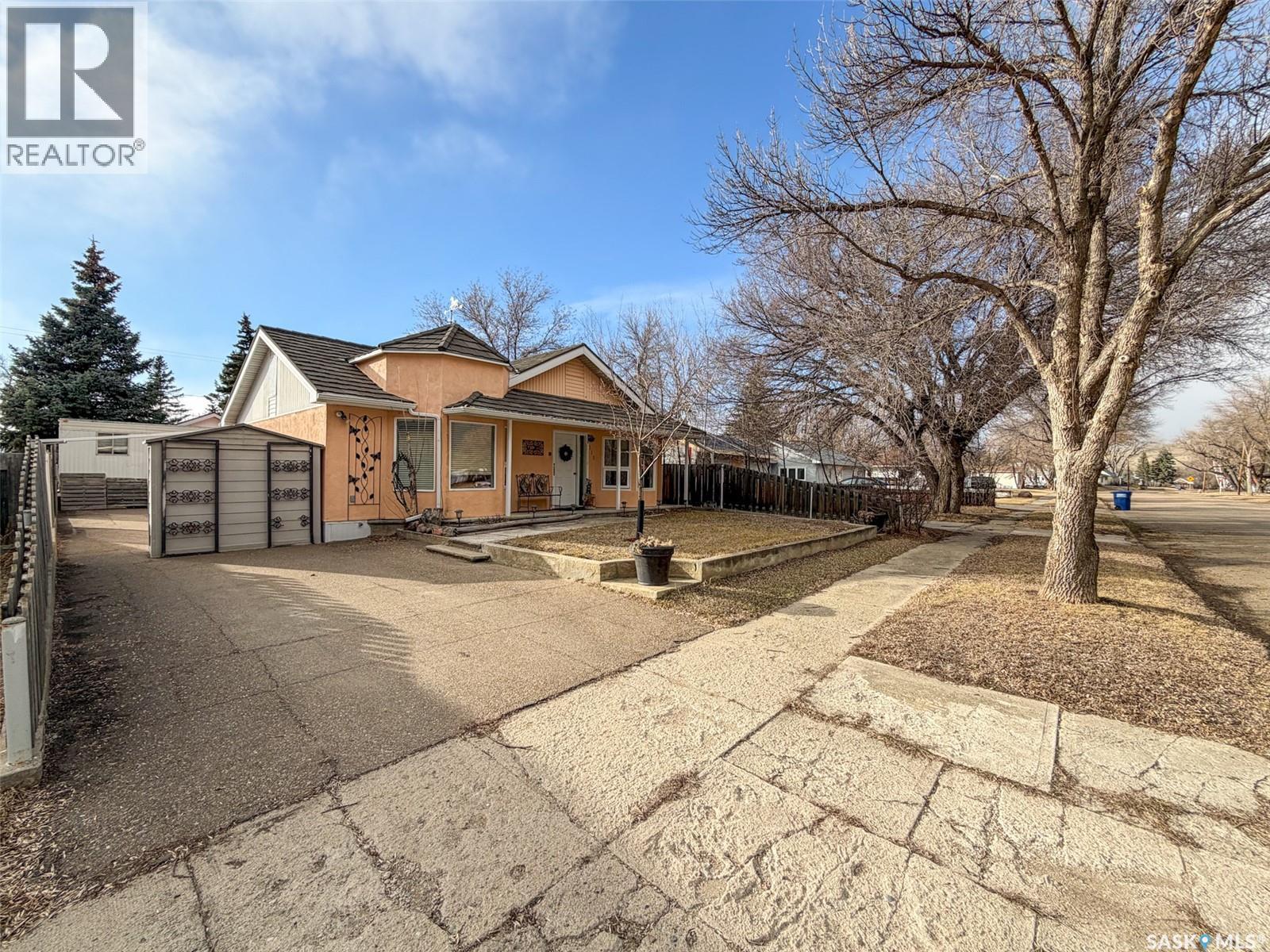 118 Cedar AVENUE N, Eastend, Saskatchewan