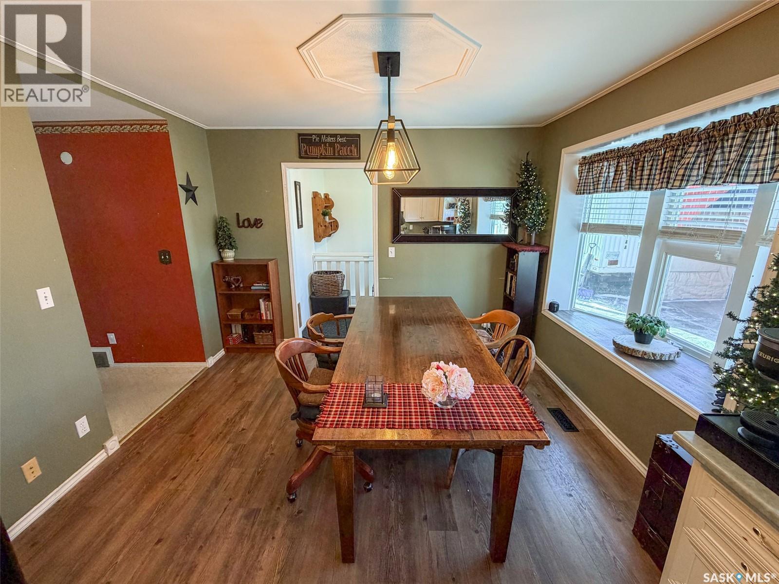 118 Cedar Avenue N, Eastend, Saskatchewan  S0N 0T0 - Photo 11 - SK032219