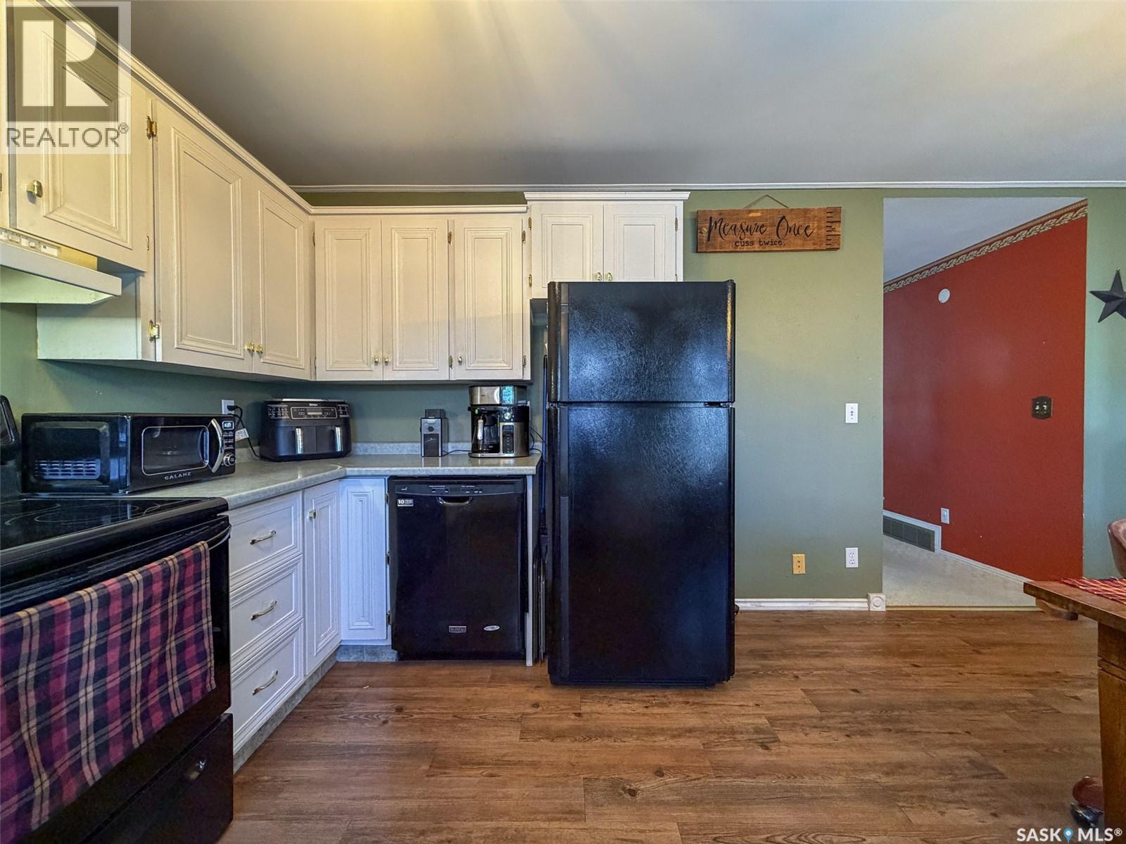 118 Cedar Avenue N, Eastend, Saskatchewan  S0N 0T0 - Photo 17 - SK032219