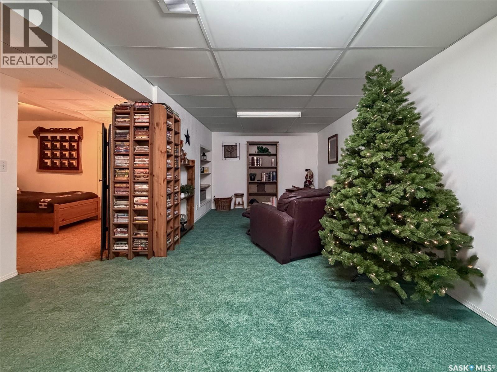 118 Cedar Avenue N, Eastend, Saskatchewan  S0N 0T0 - Photo 28 - SK032219