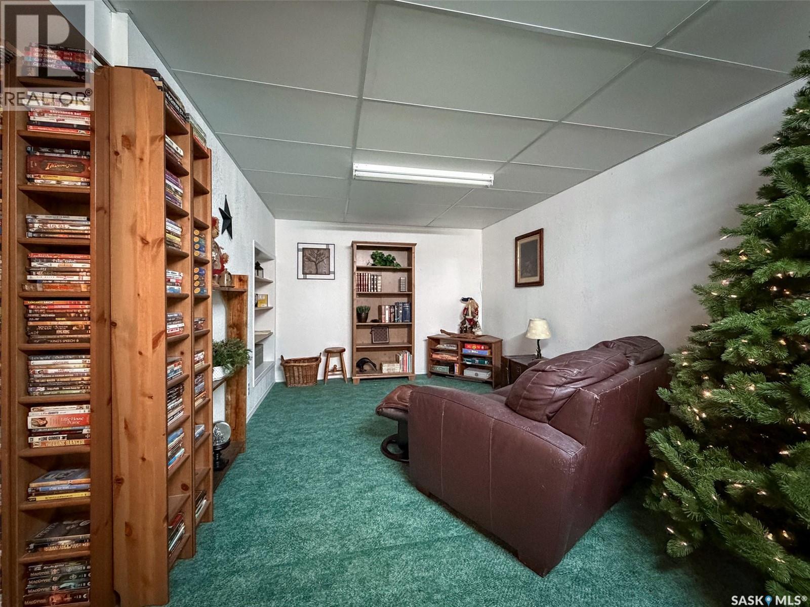 118 Cedar Avenue N, Eastend, Saskatchewan  S0N 0T0 - Photo 29 - SK032219