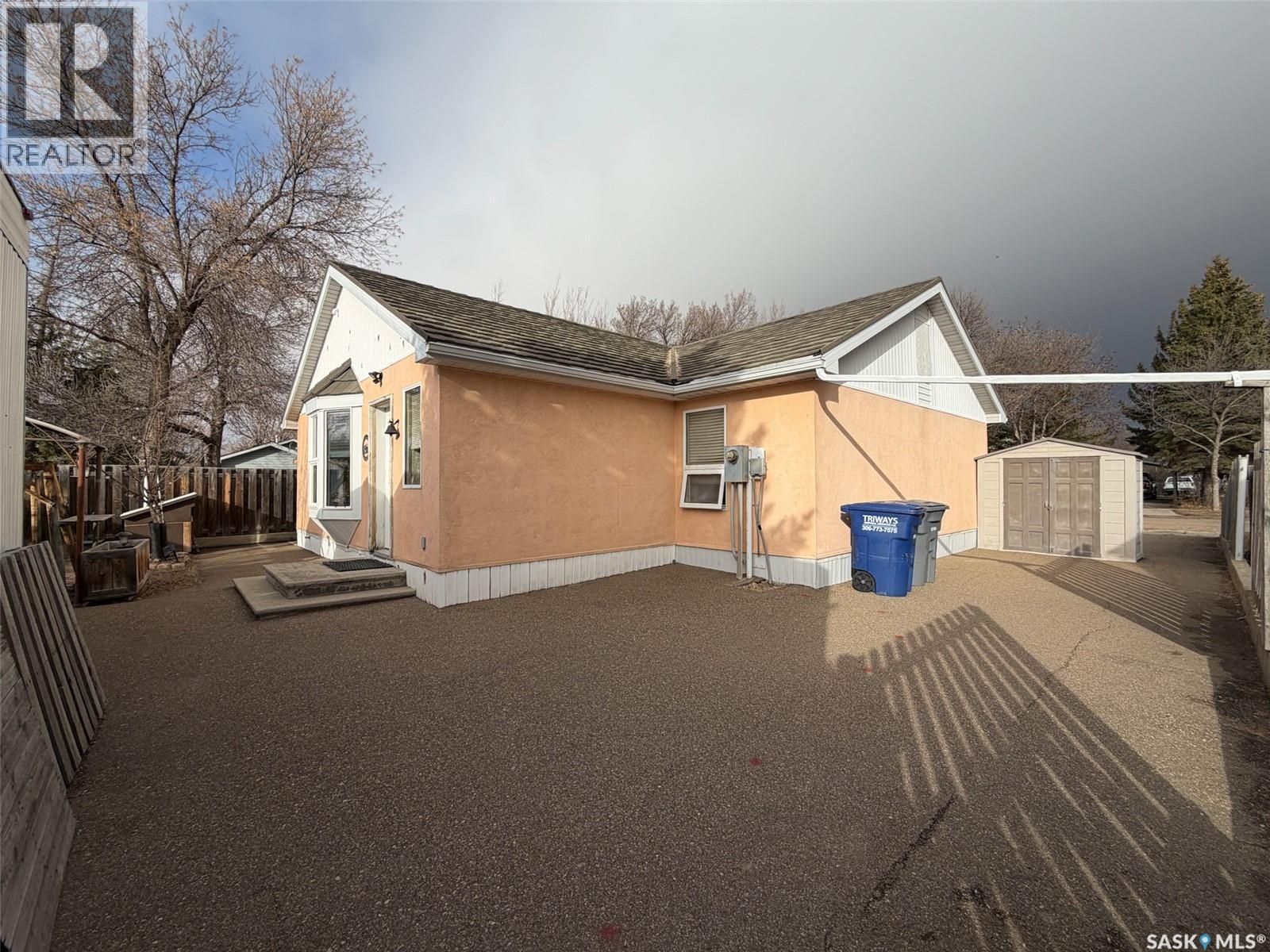118 Cedar Avenue N, Eastend, Saskatchewan  S0N 0T0 - Photo 41 - SK032219