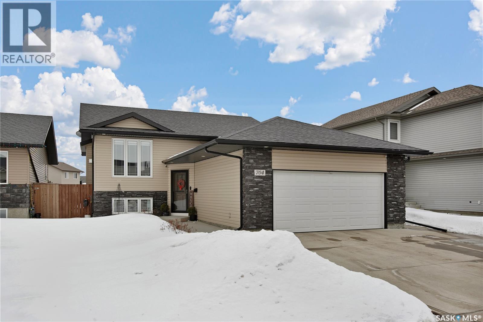 704 Reimer ROAD, Martensville, Saskatchewan