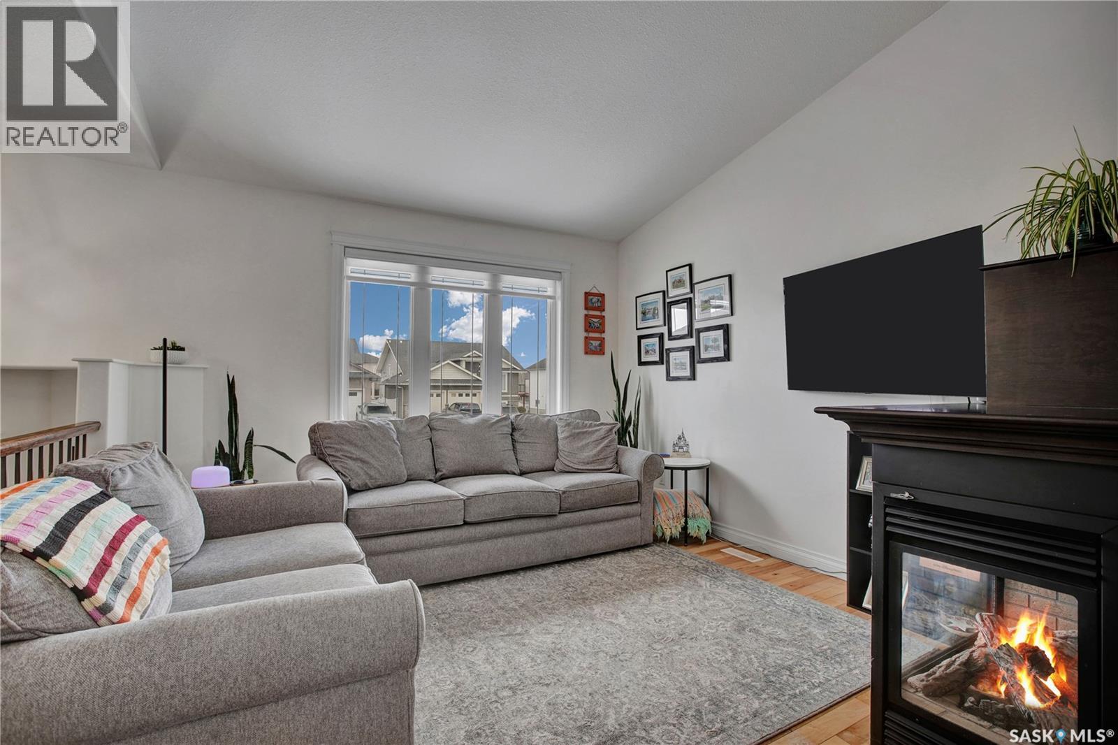 704 Reimer Road, Martensville, Saskatchewan  S0K 0A2 - Photo 3 - SK032175