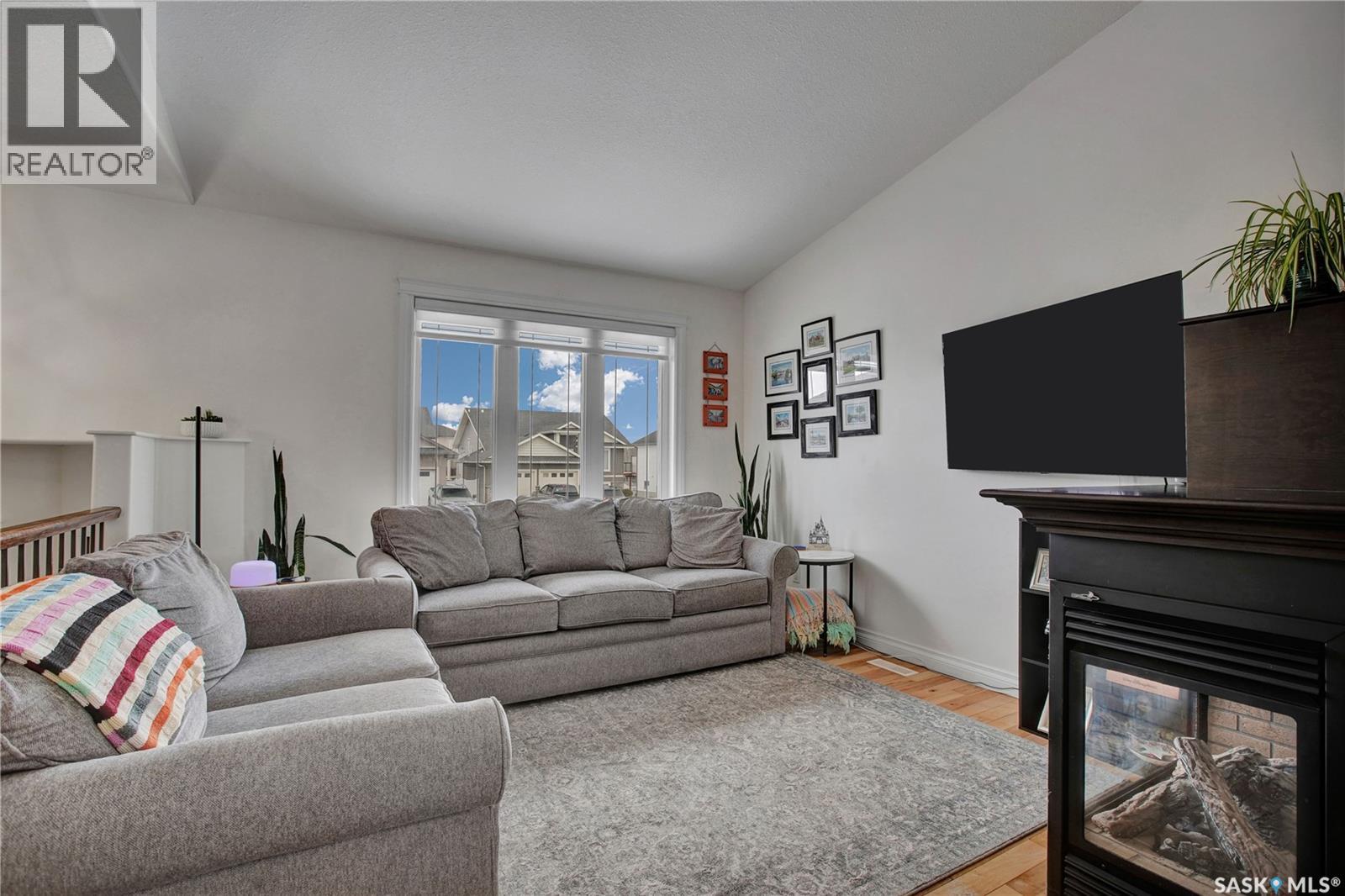 704 Reimer Road, Martensville, Saskatchewan  S0K 0A2 - Photo 4 - SK032175