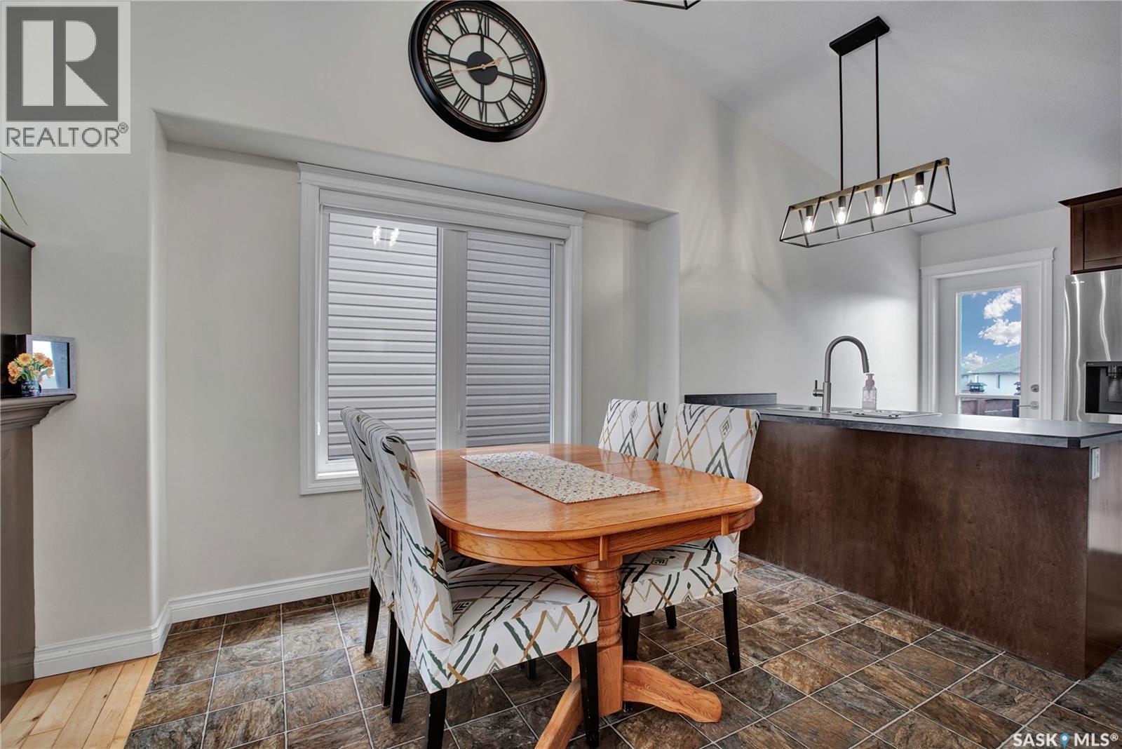 704 Reimer Road, Martensville, Saskatchewan  S0K 0A2 - Photo 8 - SK032175