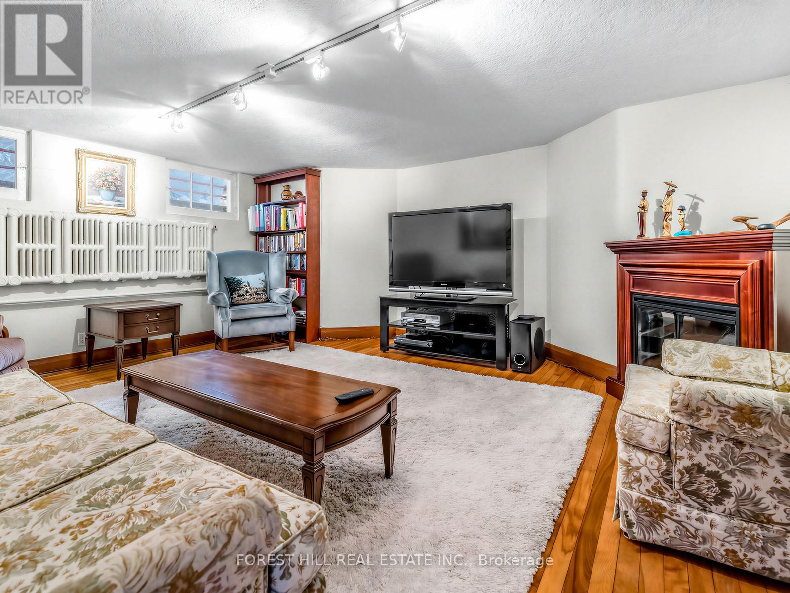 28 Castle Knock Road, Toronto, Ontario  M5N 2J4 - Photo 18 - C12964758