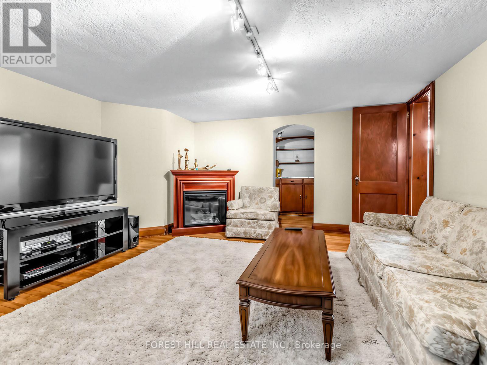 28 Castle Knock Road, Toronto, Ontario  M5N 2J4 - Photo 19 - C12964758