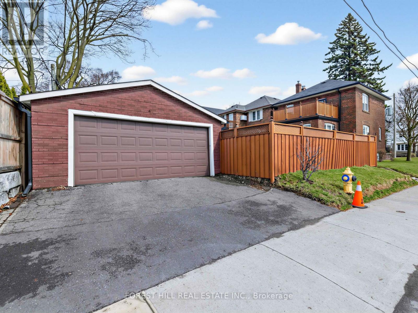 28 Castle Knock Road, Toronto, Ontario  M5N 2J4 - Photo 25 - C12964758