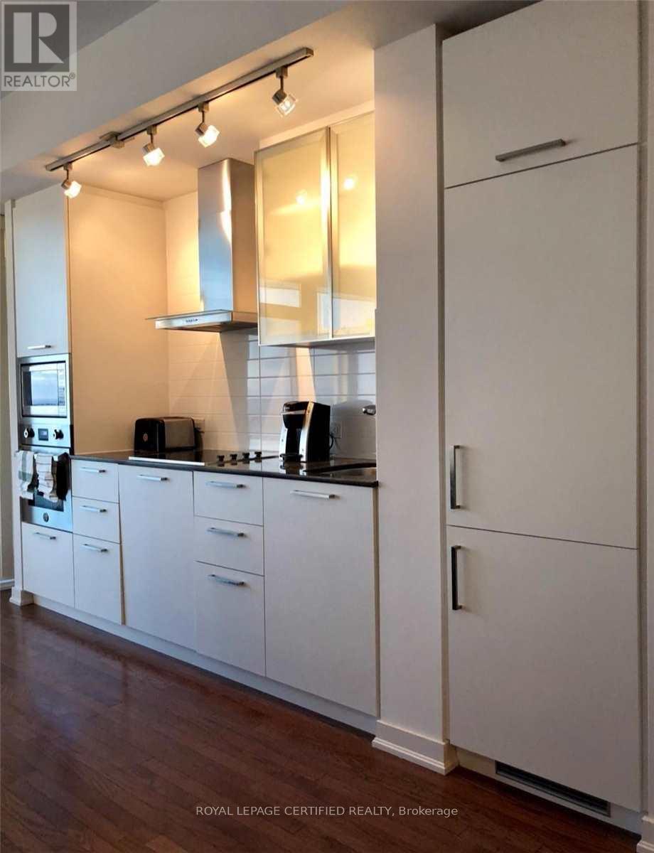 6404 - 14 York Street, Toronto, Ontario  M5J 0B1 - Photo 3 - C12964780