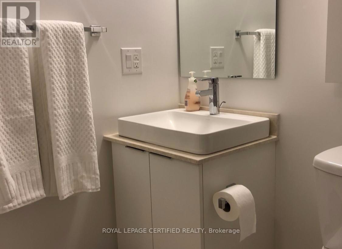 6404 - 14 York Street, Toronto, Ontario  M5J 0B1 - Photo 5 - C12964780