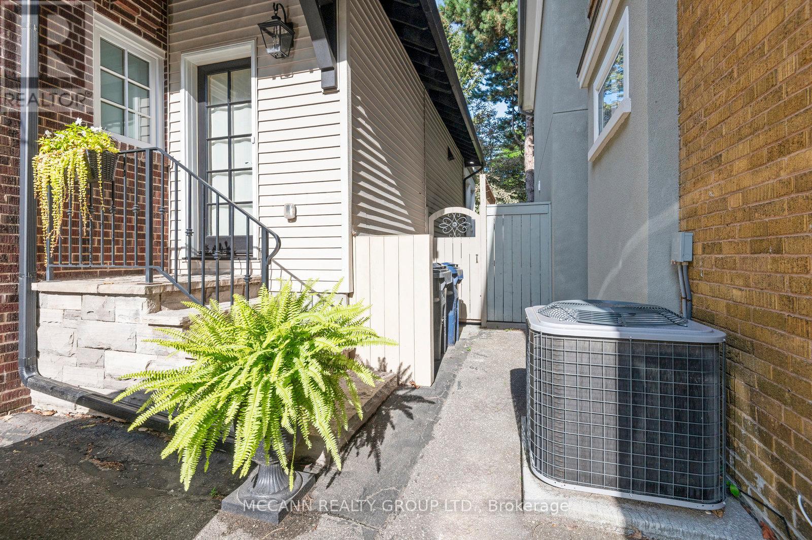45 Lascelles Boulevard, Toronto, Ontario  M5P 2C9 - Photo 15 - C12964818