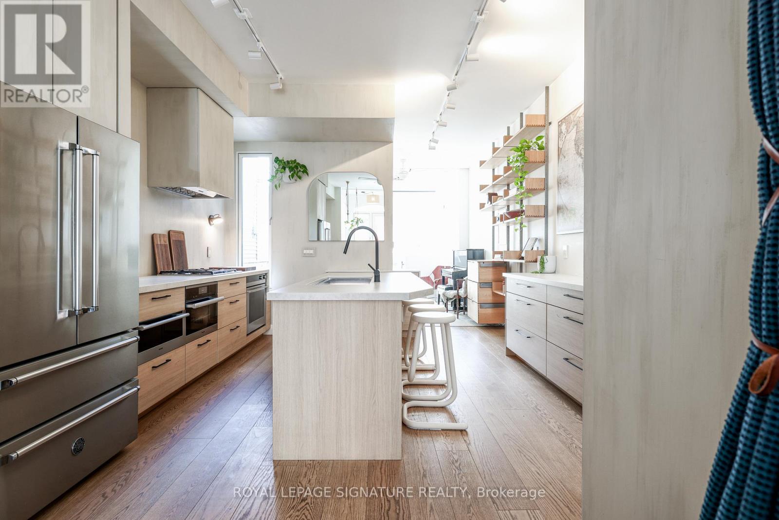 13 Collahie Street, Toronto, Ontario  M6J 1T6 - Photo 6 - C12964826