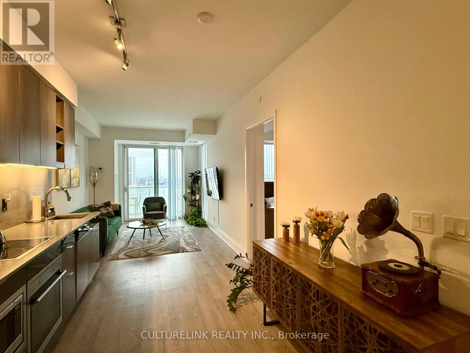 1914 - 101 Erskine Avenue, Toronto, Ontario  M4P 1Y5 - Photo 3 - C12964856