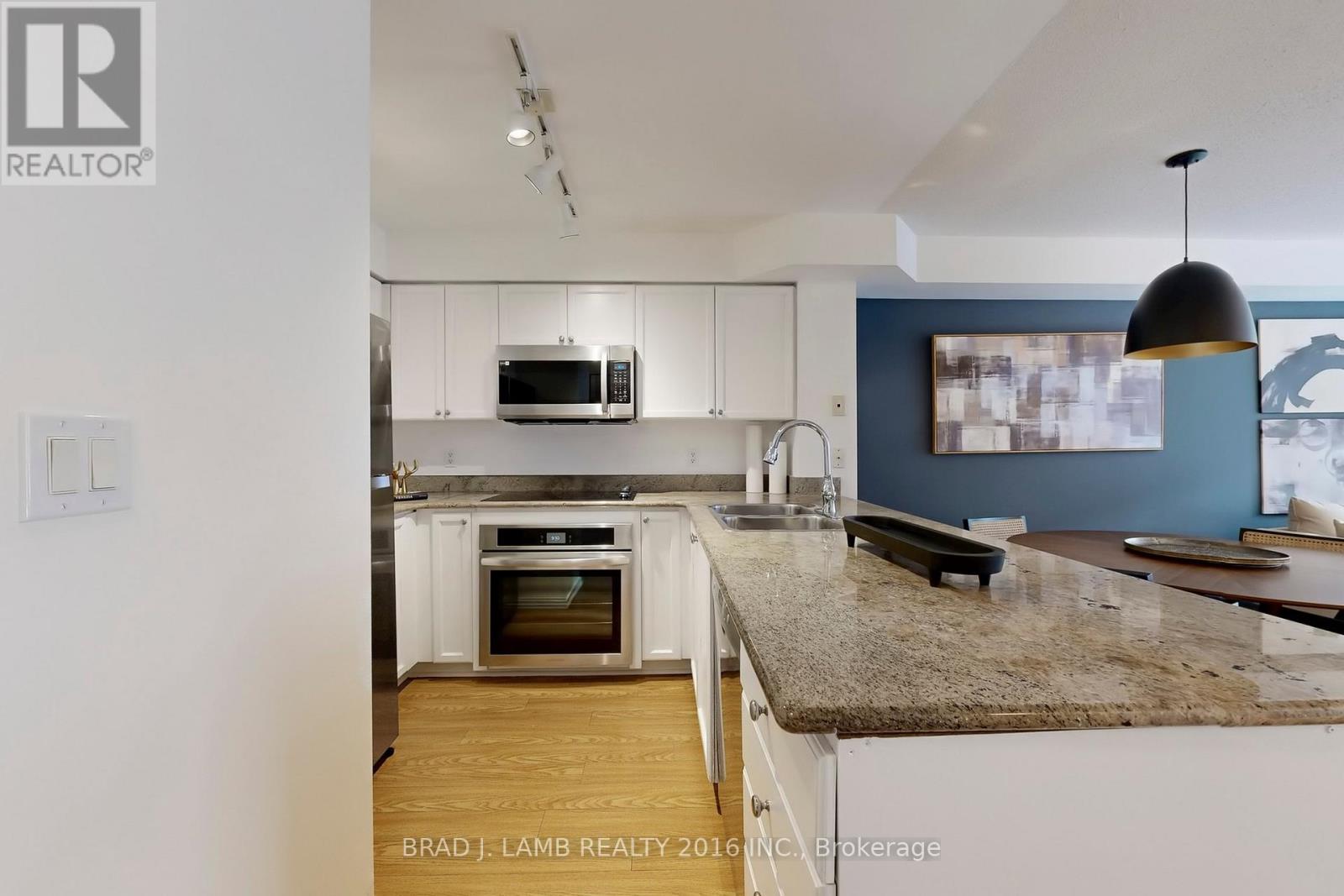 302 - 245 Davisville Avenue, Toronto, Ontario  M4S 3H4 - Photo 6 - C12964892