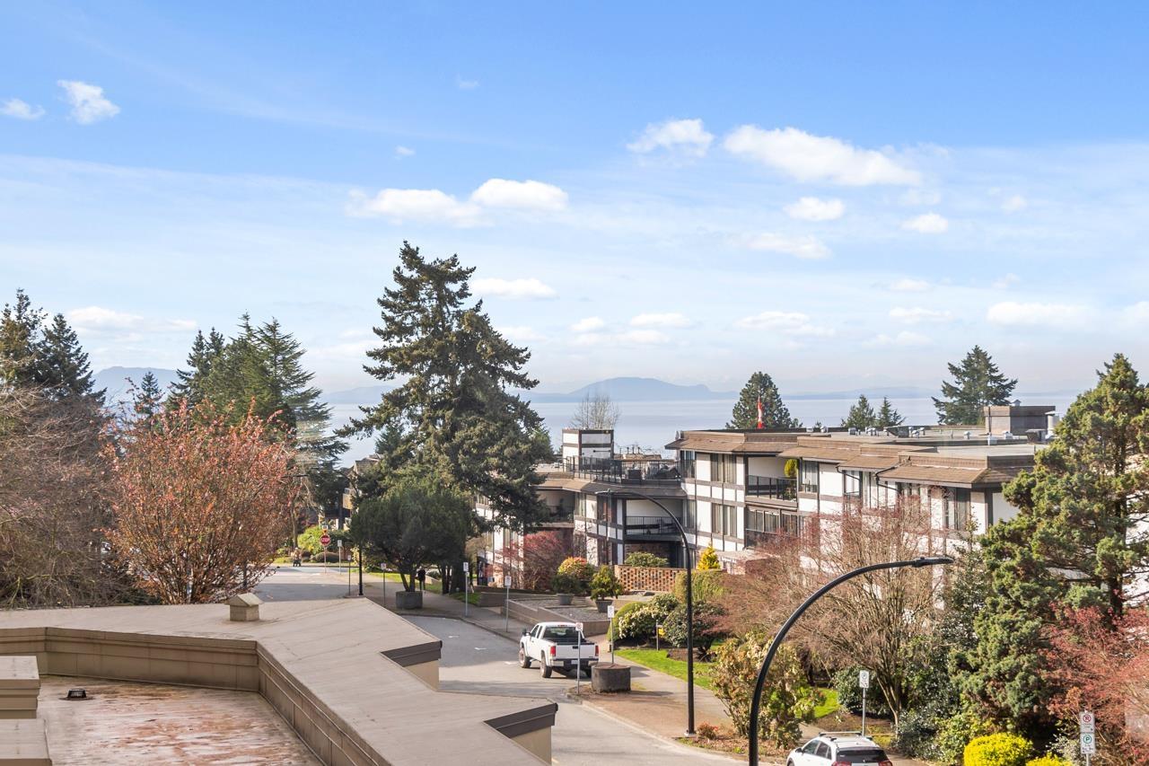 201 1480 Foster Street, White Rock, British Columbia V4B 3X7 - Photo 8 - R3104453