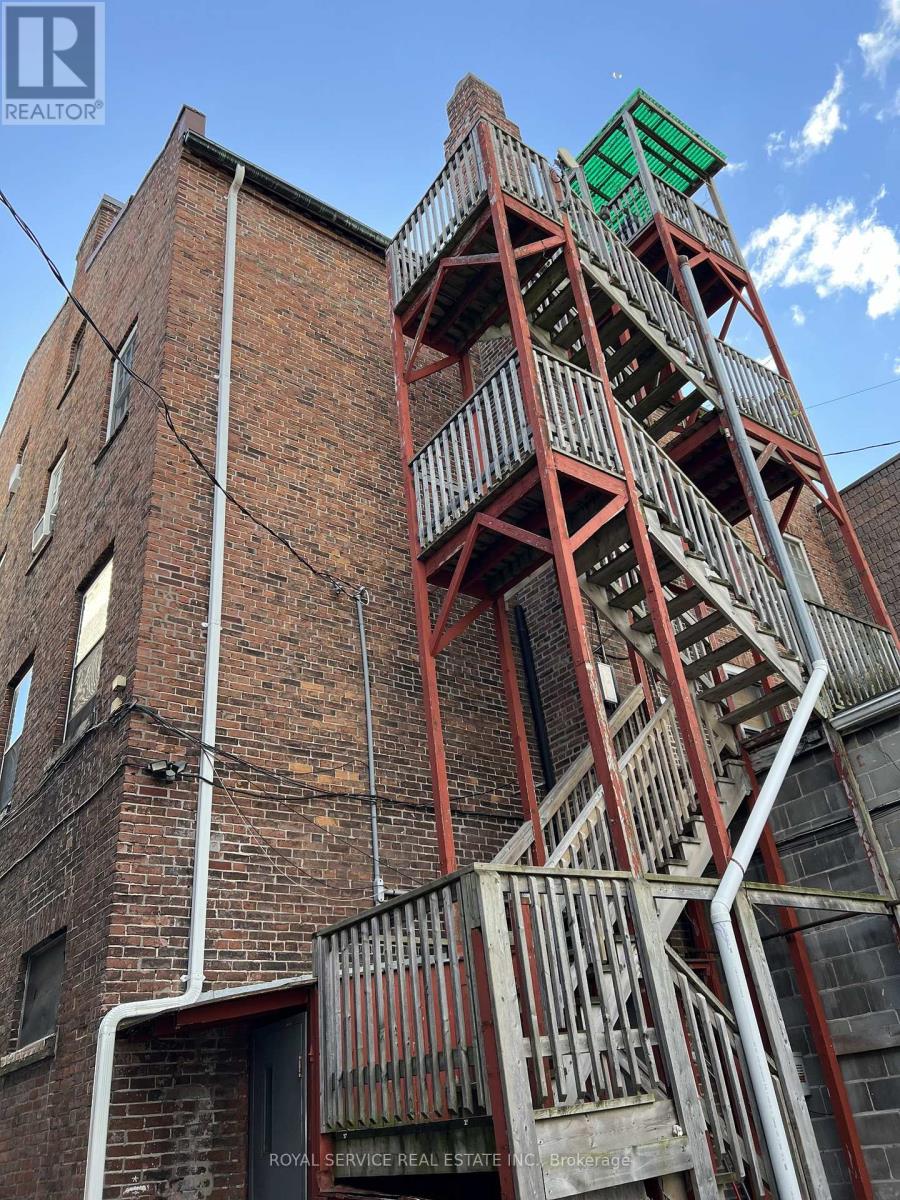 30 Walton Street, Port Hope, Ontario  L1A 1N1 - Photo 2 - X12459511