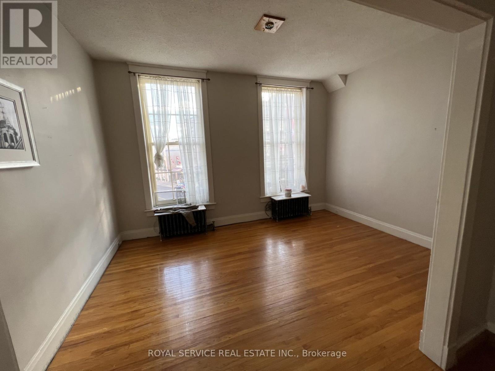 30 Walton Street, Port Hope, Ontario  L1A 1N1 - Photo 8 - X12459511