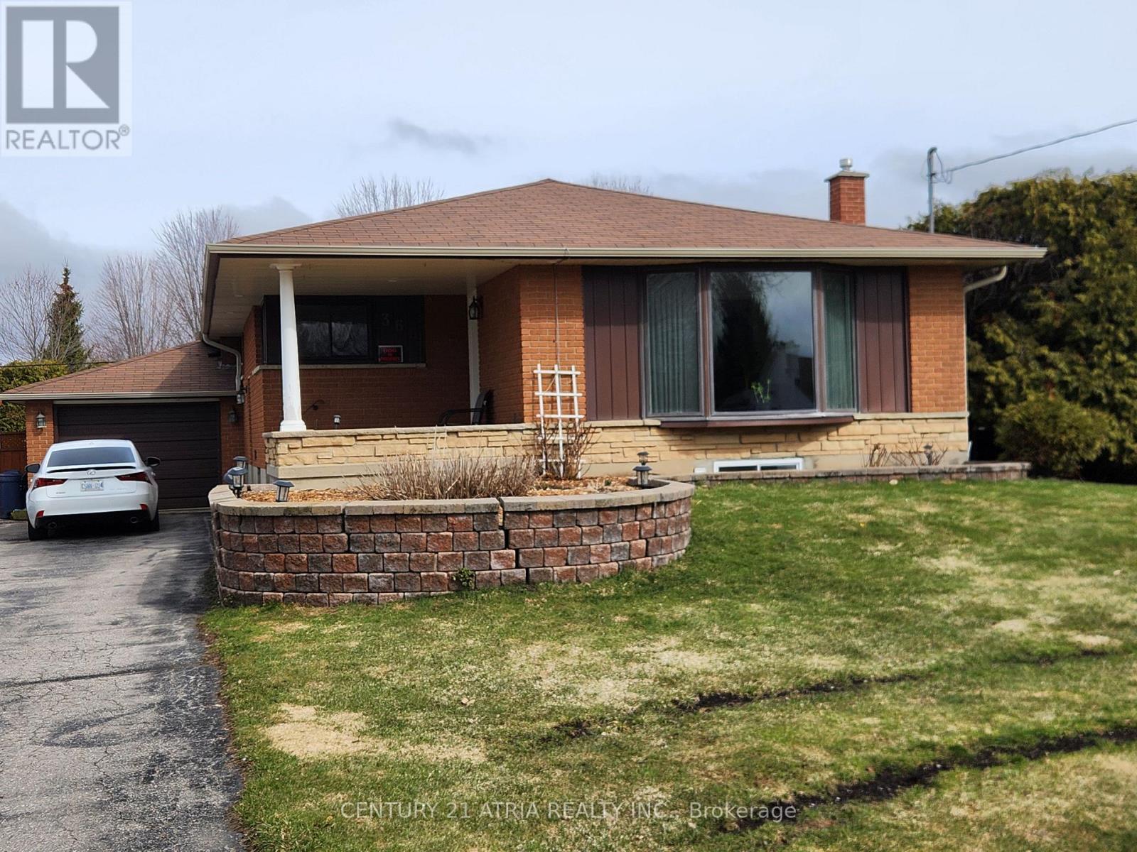 UPPER - 366 MEADOW STREET, Oshawa, Ontario