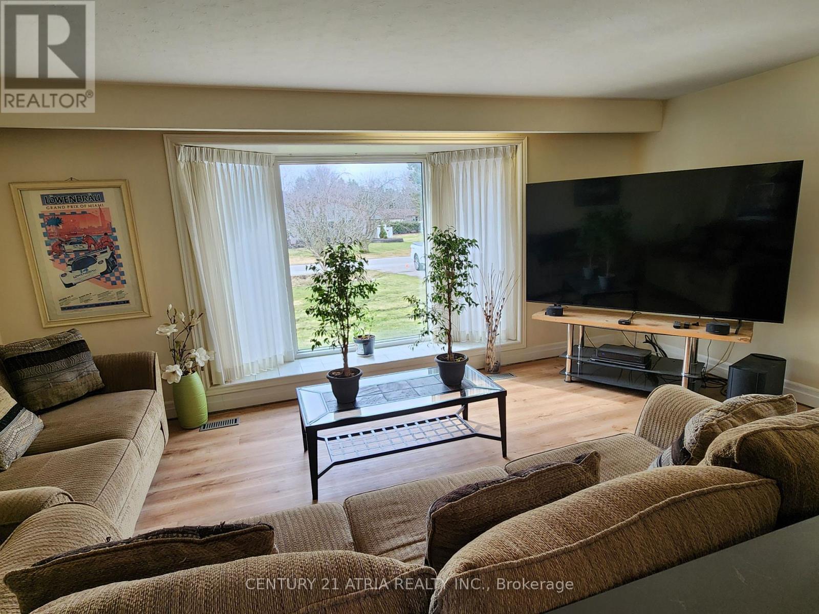 Upper - 366 Meadow Street, Oshawa, Ontario  L1L 1A4 - Photo 3 - E12964748