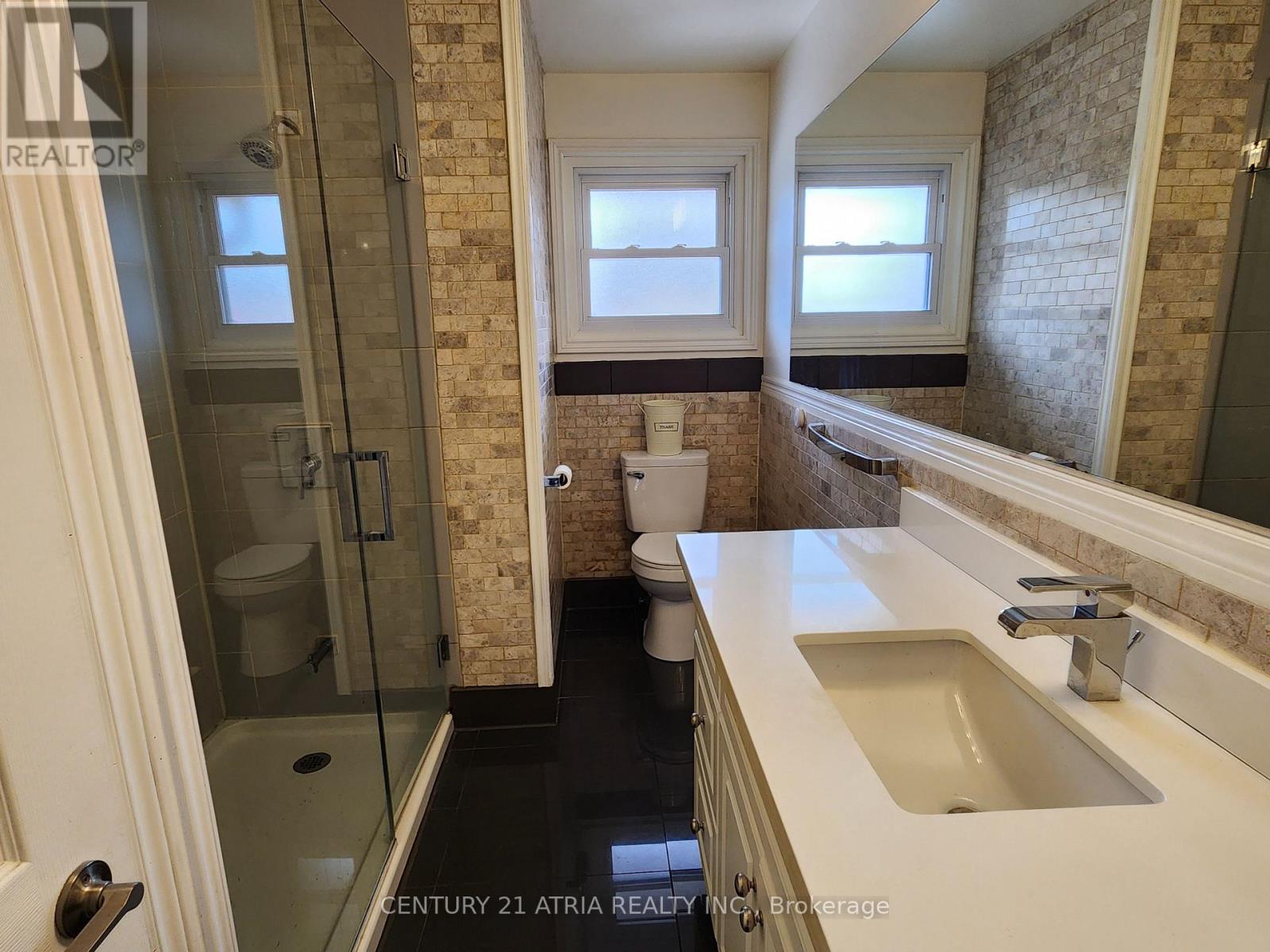 Upper - 366 Meadow Street, Oshawa, Ontario  L1L 1A4 - Photo 8 - E12964748